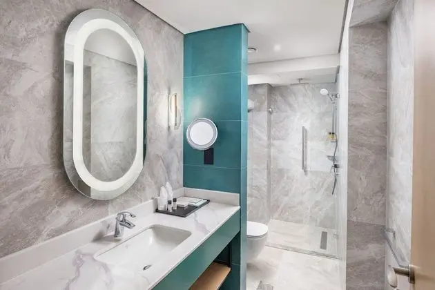 One-Bedroom Suite with 02 Bathrooms