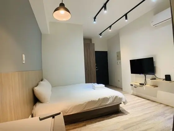City Tek Büyük Yataklı Oda