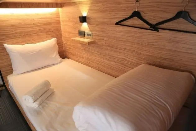 Büyük Yataklı Tek Kişilik Oda