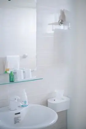Basic Tek Büyük Yataklı Oda