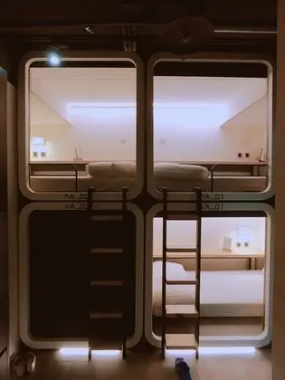 Ortak Ranzalı Oda, Sadece kadınlar için (single bed in a shared room)