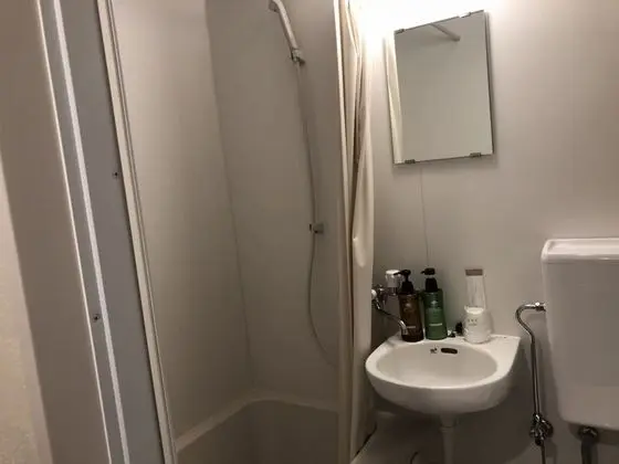 Tek Büyük Yataklı Oda, Sigara İçilebilir