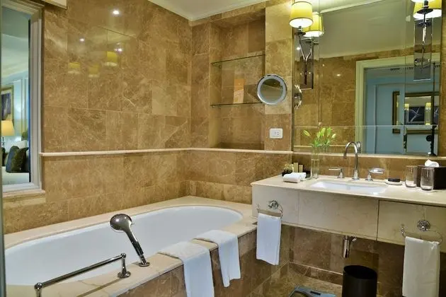 Tower Wing, Luxury Oda, 1 En Büyük (King) Boy Yatak, Şehir Manzaralı
