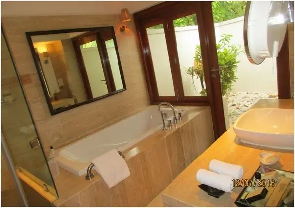 Superior Villa, 1 En Büyük (King) Boy Yatak, Okyanus Manzaralı, Denize Sıfır (Charm)