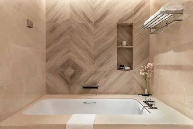 Luxury Süit, 1 En Büyük (King) Boy Yatak ve Çekyat, Business Dinlenme Salonu Kullanımı