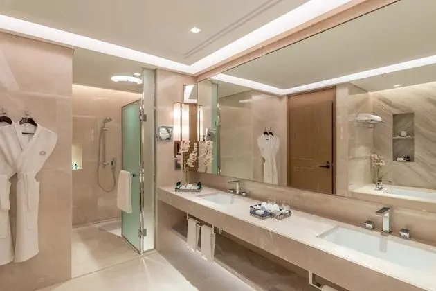 Luxury Süit, 1 En Büyük (King) Boy Yatak ve Çekyat, Business Dinlenme Salonu Kullanımı