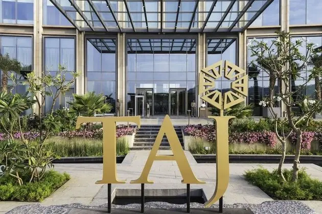 Luxury Oda, 1 En Büyük (King) Boy Yatak, Göl Manzaralı (Grande)