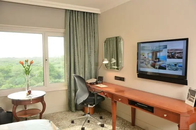 Deluxe Oda, 1 En Büyük (King) Boy Yatak