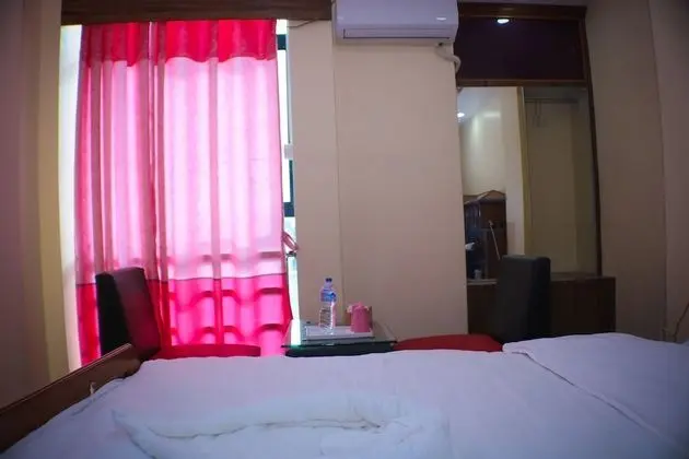 Deluxe Tek Büyük veya İki Ayrı Yataklı Oda, Birden Çok Yatak, Sigara İçilebilir