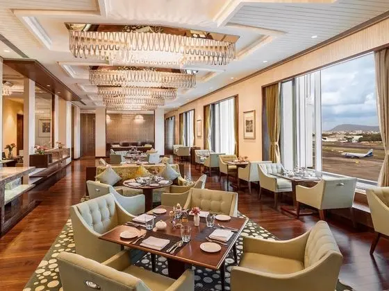 Presidential Süit, Birden Çok Yatak, Business Dinlenme Salonu Kullanımı (Runway Facing)