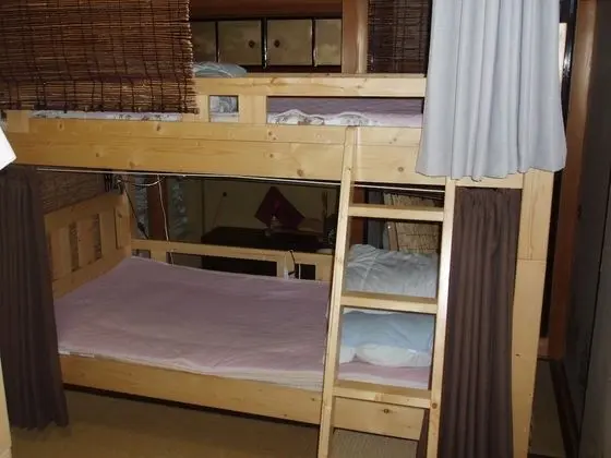 Ortak Ranzalı Oda, Sadece kadınlar için