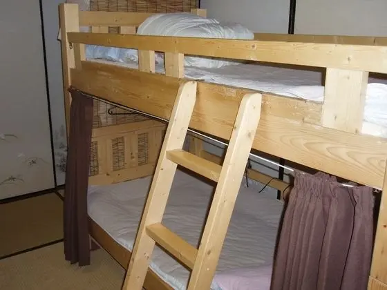 Ortak Ranzalı Oda, Sadece kadınlar için