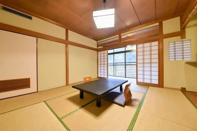 Traditional Üç Kişilik Oda (Japanese Style)