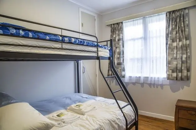 Üç Kişilik Oda, Ortak Banyo