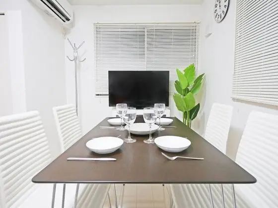 Ev (Private Vacation)