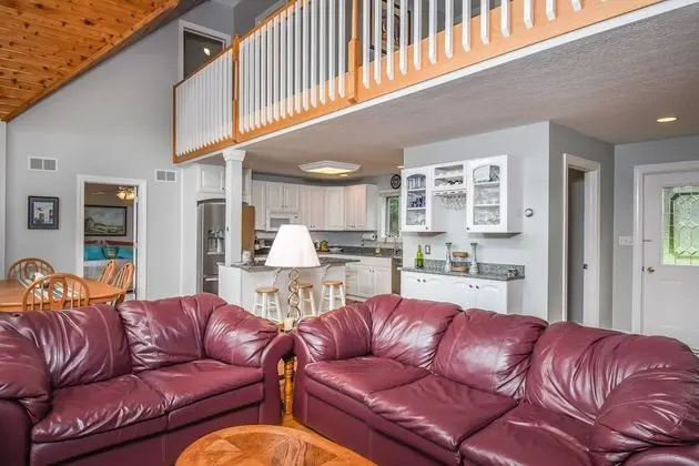 Ev, Birden Çok Yatak, Sıcak Su Havuzu