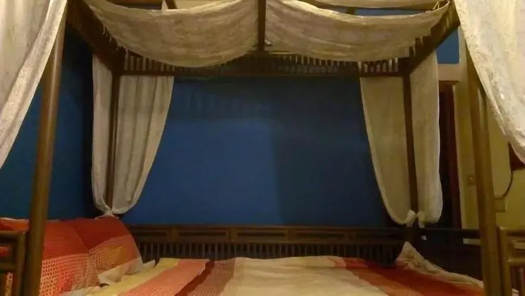 Deluxe Tek Büyük Yataklı Oda, Ortak Banyo, Bahçe Manzaralı