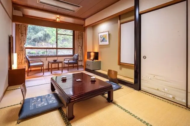 Traditional Oda, Sigara İçilmez, Dağ Manzaralı (Japanese Style)