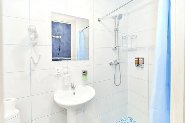 Basic Tek Büyük Yataklı Oda