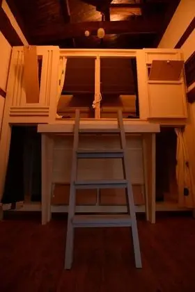 Ortak Ranzalı Oda, Sadece kadınlar için