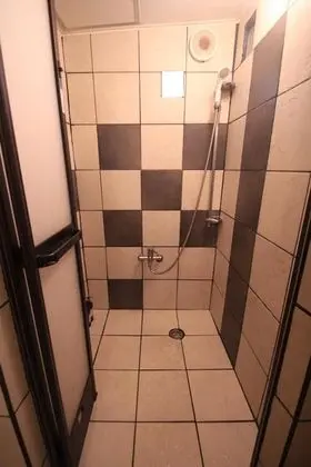 Ortak Ranzalı Oda, Sadece erkekler için ((Renovated) Asian Style)