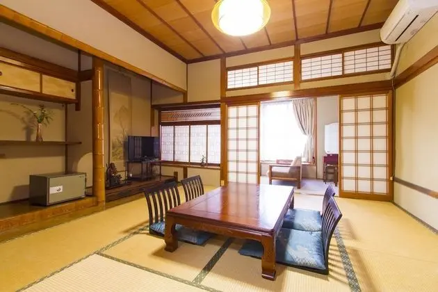 Traditional Oda (Japanese Style for 4 Guests)