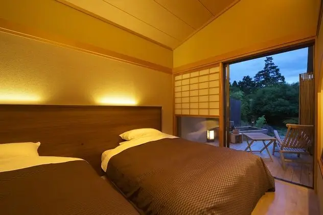 Traditional Süit, Teras (With Western Beds, Outside Bath)