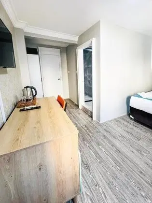 Çift Kişilik Oda - Balkonlu, Bahçe veya Sokak Manzaralı