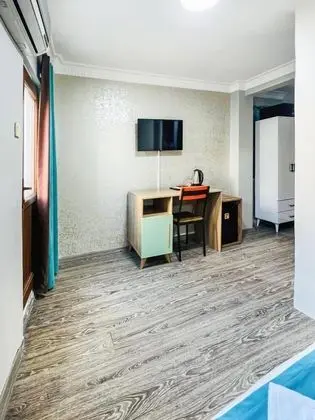 Çift Kişilik Oda - Balkonlu, Bahçe veya Sokak Manzaralı