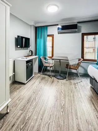 Standart Oda, Sokak Manzaralı