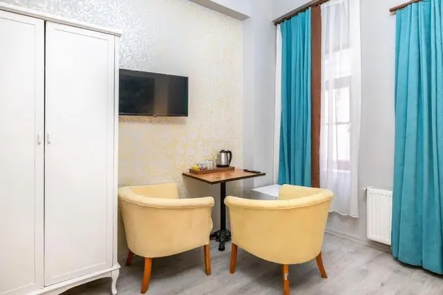 Standart Oda, Sokak Manzaralı