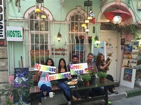 Ortak Ranzalı Oda, Sadece kadınlar için