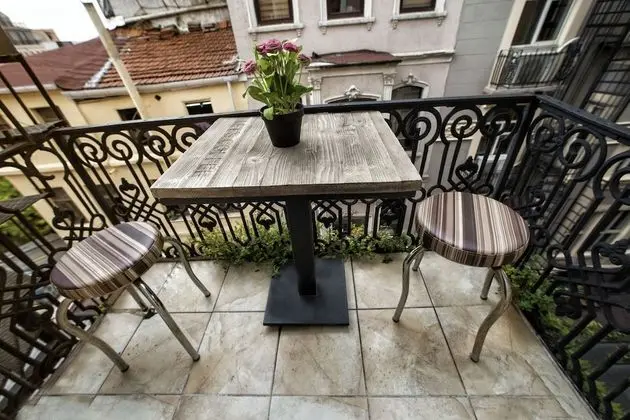 Tek Büyük Yataklı Oda, Balkon