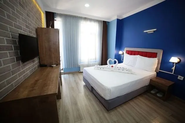 Tek Büyük Yataklı Oda, Balkon