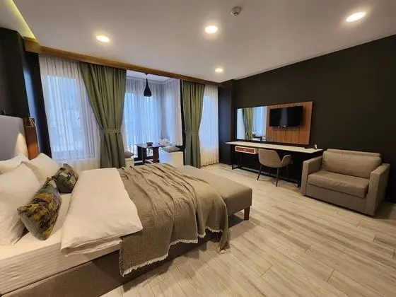 Exclusive Tek Büyük Yataklı Oda