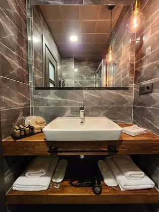 Exclusive Tek Büyük Yataklı Oda