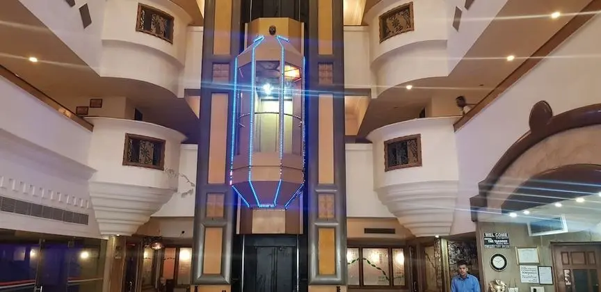 Business Tek Büyük Yataklı Oda