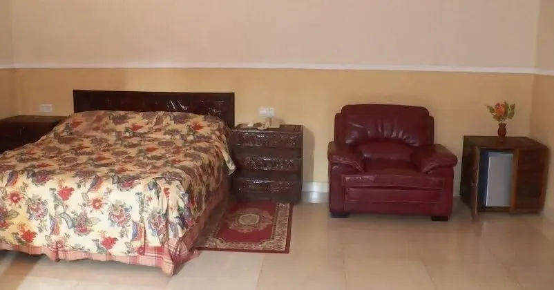 Tek Büyük Yataklı Oda