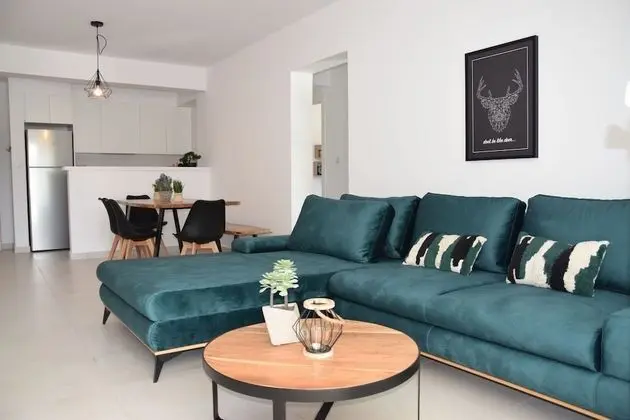Apart Daire, Havuz Manzaralı