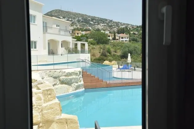 Apart Daire, Havuz Manzaralı