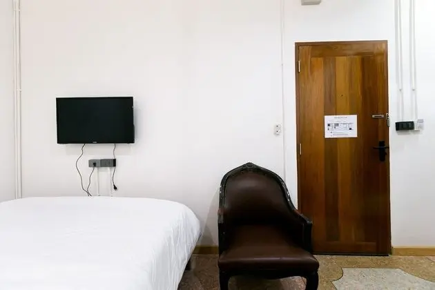 Tek Büyük Yataklı Oda, Penceresiz
