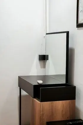 Tek Büyük Yataklı Oda, Penceresiz
