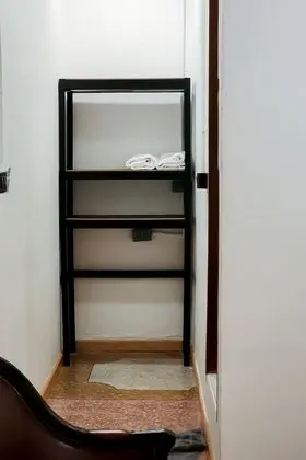 Tek Büyük Yataklı Oda, Penceresiz