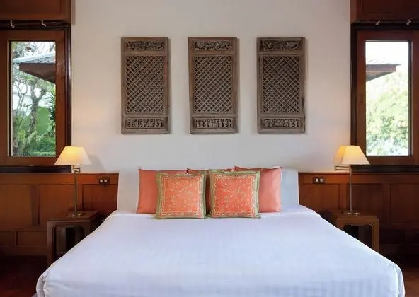 6-Bedroom Villa