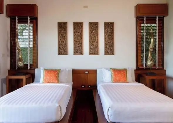 6-Bedroom Villa