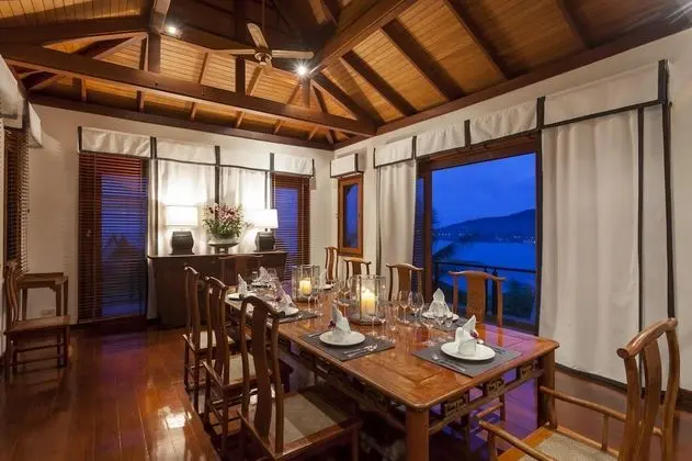 6-Bedroom Villa