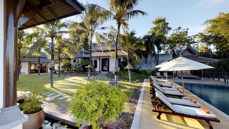 6-Bedroom Villa