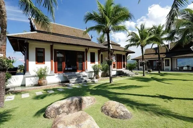 6-Bedroom Villa
