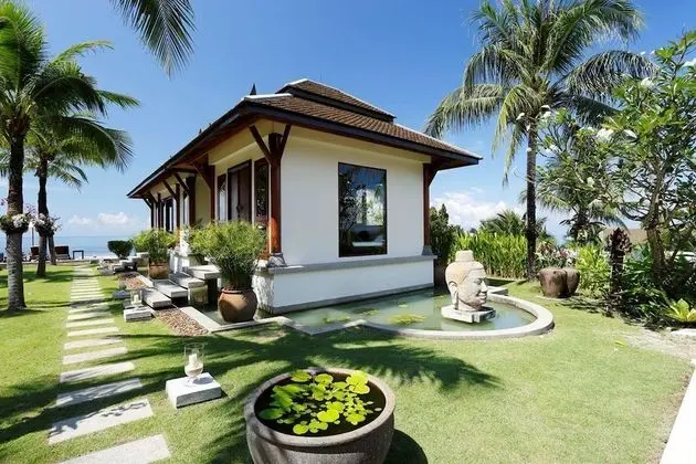 6-Bedroom Villa