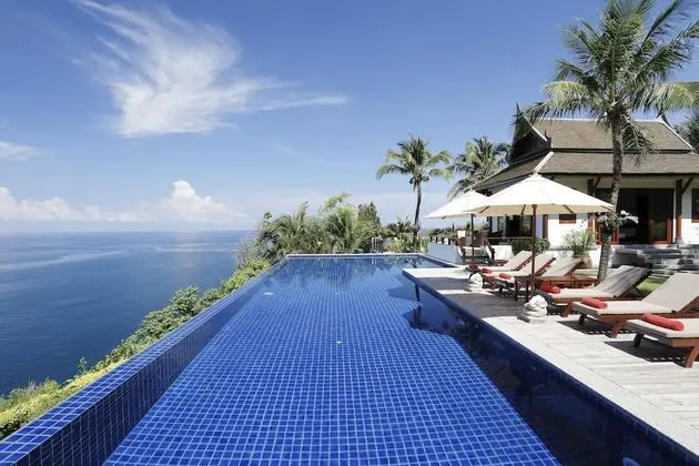 6-Bedroom Villa
